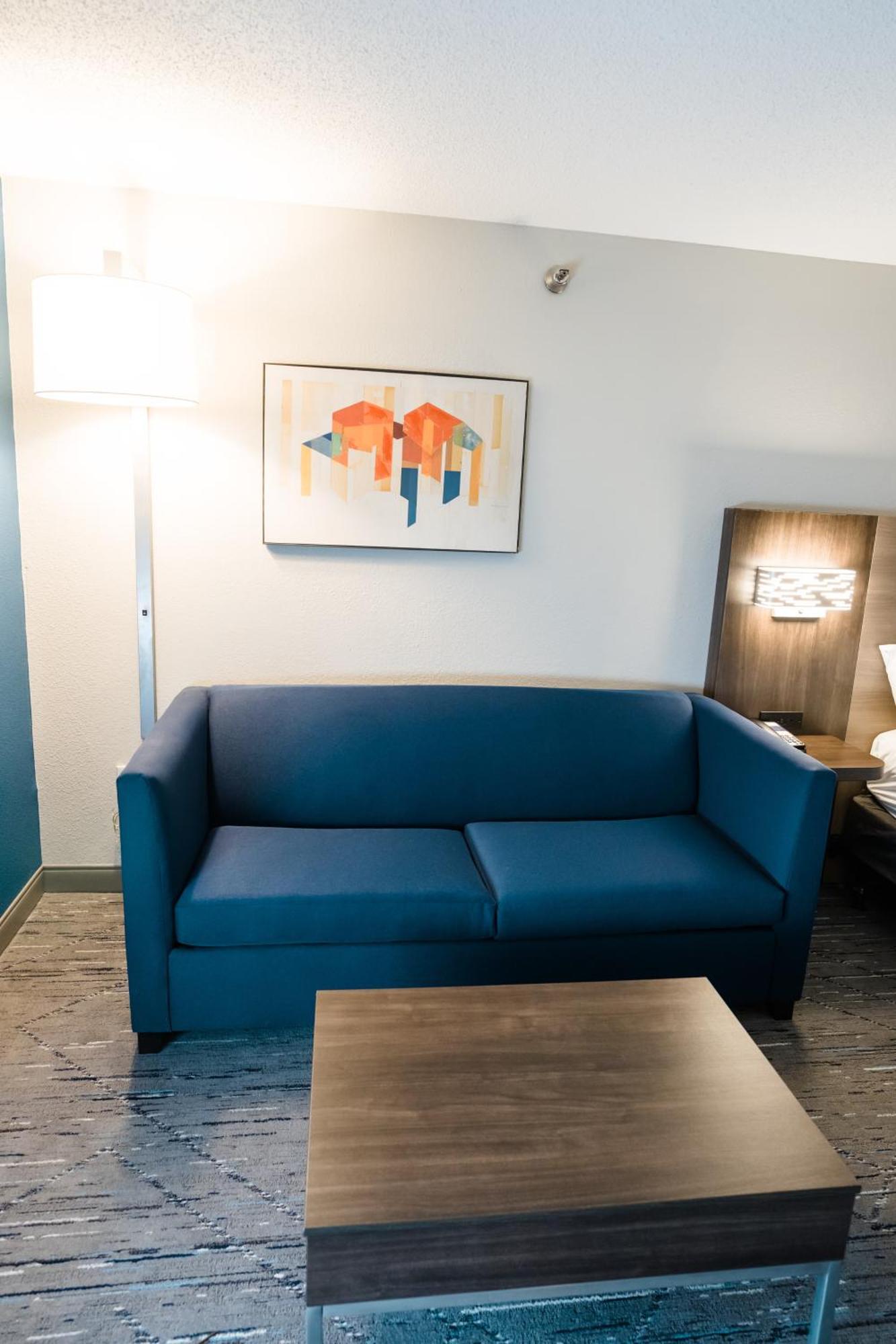 Express & Knoxville-north-i-75 Exit 112 By Ihg