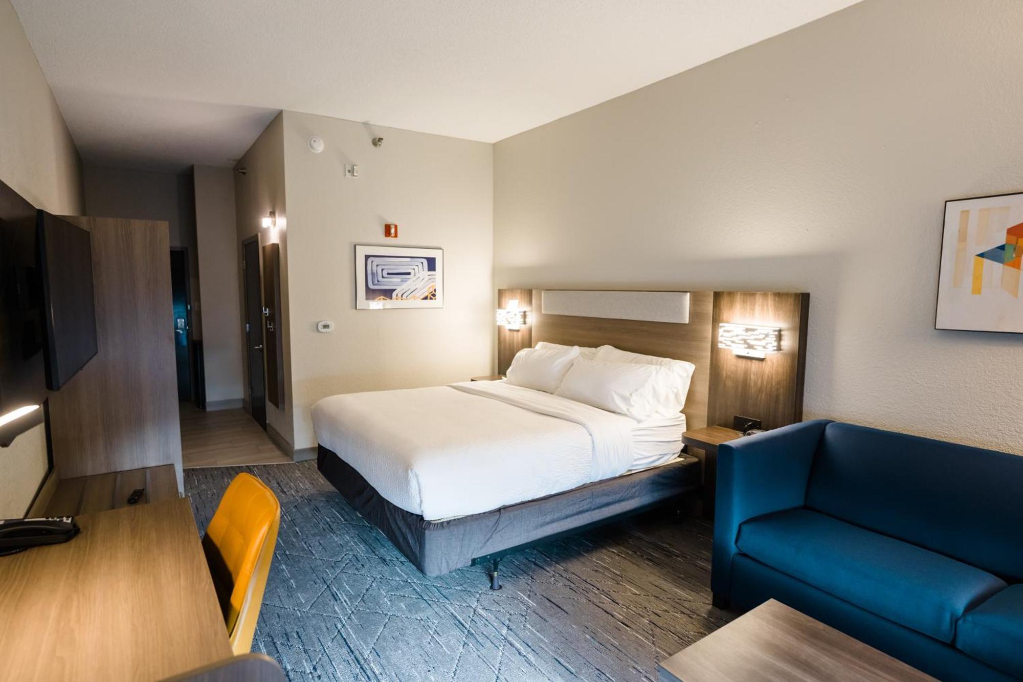 Express & Knoxville-north-i-75 Exit 112 By Ihg Hotel 2*